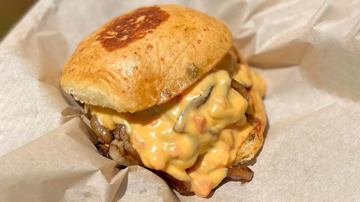Cheryl Bo at JD's Hamburgers